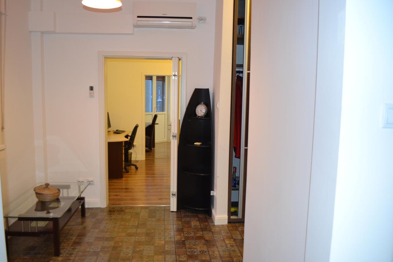 Victoria Plaza Two Bdr Apt Leilighet Bucureşti Eksteriør bilde