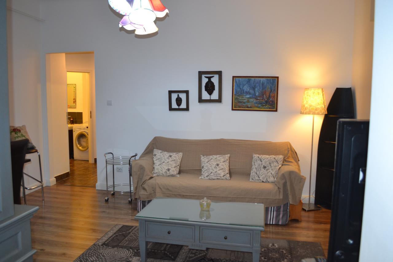 Victoria Plaza Two Bdr Apt Leilighet Bucureşti Eksteriør bilde